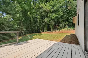4952 Parkwest Dr, Stone Mountain, GA 30088 - Photo 9