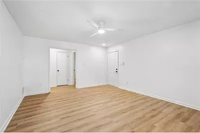 1001 Lake Pointe Circle, Roswell, GA 30075 - Photo 7