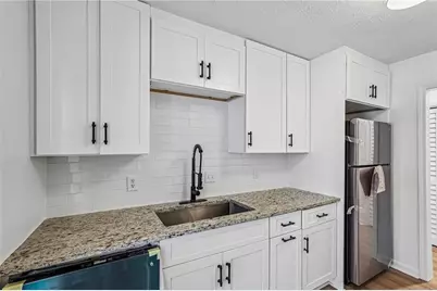 1001 Lake Pointe Circle, Roswell, GA 30075 - Photo 11