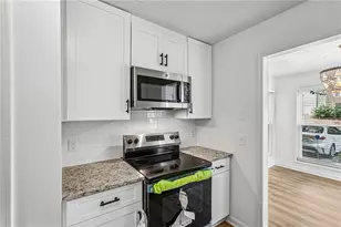 1001 Lake Pointe Cir, Roswell, GA 30075 - Photo 13