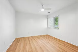 1001 Lake Pointe Cir, Roswell, GA 30075 - Photo 15
