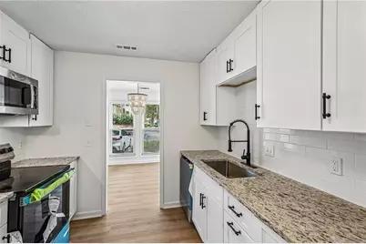 1001 Lake Pointe Circle, Roswell, GA 30075 - Photo 13