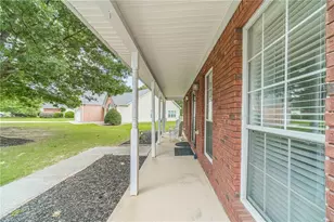 2990 Meadow Gate Way, Loganville, GA 30052 - Photo 3