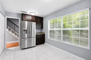 6980 Roswell Rd, Sandy Springs, GA 30328 - Photo 11