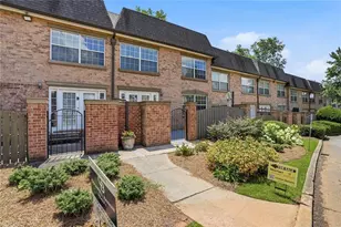 6980 Roswell Rd, Sandy Springs, GA 30328 - Photo 3