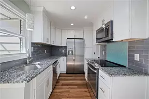 136 Peachtree Memorial Dr, Atlanta, GA 30309 - Photo 9