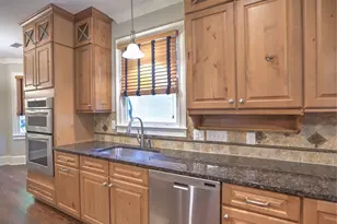 1061 Wimberly Rd NE, Brookhaven, GA 30319 - Photo 11