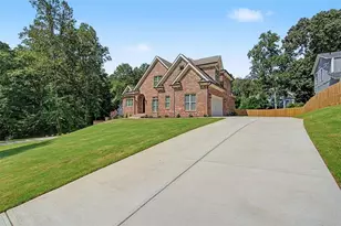 133 W Putnam Ferry Rd, Woodstock, GA 30189 - Photo 3