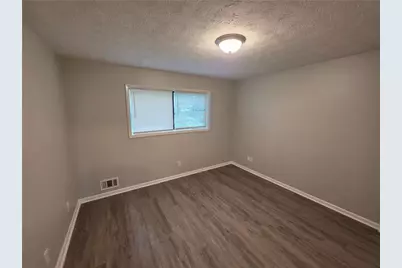 5085 Rock Glen Dr, Stone Mountain, GA 30088 - Photo 15