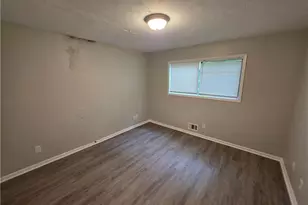 5085 Rock Glen Dr, Stone Mountain, GA 30088 - Photo 13
