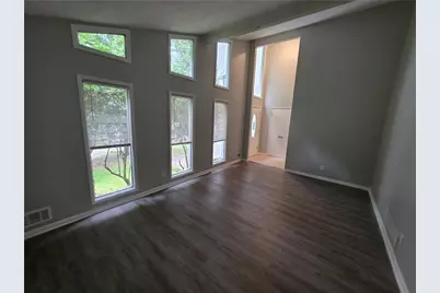5085 Rock Glen Dr, Stone Mountain, GA 30088 - Photo 5