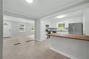 5809 Oakleaf Way, Stone Mountain, GA 30087 - Photo 13