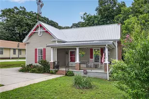 171 NE Broad St, Fairburn, GA 30213 - Photo 7
