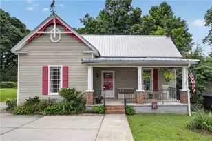 171 NE Broad St, Fairburn, GA 30213 - Photo 1