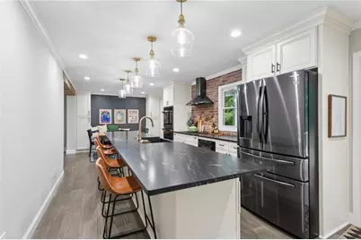 3825 Creekview Drive NE, Marietta, GA 30068 - Photo 3