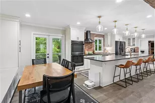 3825 Creekview Dr NE, Marietta, GA 30068 - Photo 9