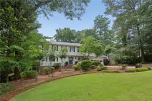 3825 Creekview Dr NE, Marietta, GA 30068 - Photo 37