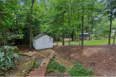 3825 Creekview Drive NE, Marietta, GA 30068 - Photo 35