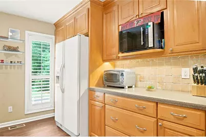 330 Sumter Drive NE, Marietta, GA 30066 - Photo 13