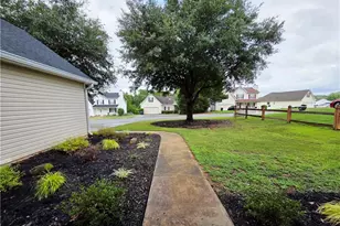 4428 James Wade Dr, Snellville, GA 30039 - Photo 5