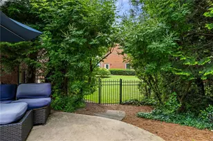240 Embassy Ct, Sandy Springs, GA 30328 - Photo 35