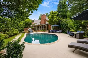 240 Embassy Ct, Sandy Springs, GA 30328 - Photo 33