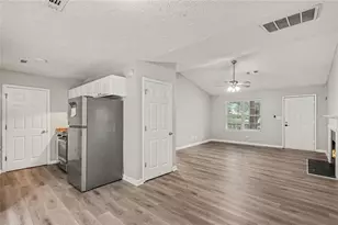 240 Spring Cir, Senoia, GA 30276 - Photo 5