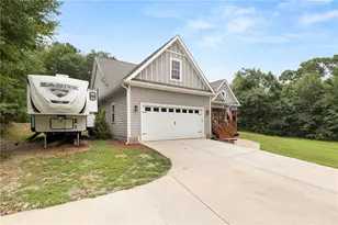 63 Pace Rd, Toccoa, GA 30577 - Photo 5
