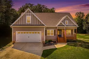 63 Pace Rd, Toccoa, GA 30577 - Photo 1