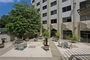 2479 Peachtree Rd NE, Atlanta, GA 30305 - Photo 29
