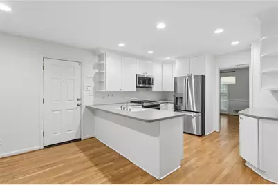 4775 Merlendale Court NW, Sandy Springs, GA 30327 - Photo 9