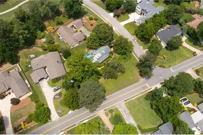 890 Hillwood Drive, Marietta, GA 30068 - Photo 11