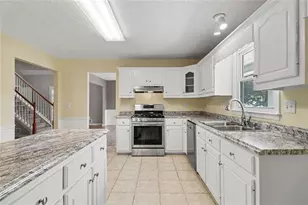 715 Maggie Mae Ln, Lawrenceville, GA 30045 - Photo 7