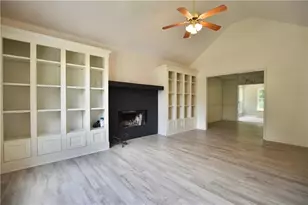 544 Academy Woods Dr, Jefferson, GA 30549 - Photo 9