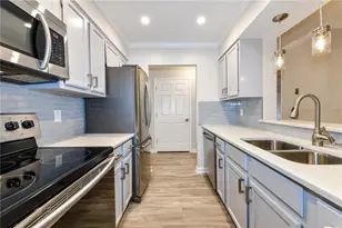 300 Johnson Ferry Rd, Sandy Springs, GA 30328 - Photo 5