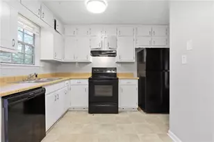 5516 Liberty Rd, Union City, GA 30291 - Photo 15