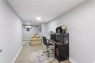 537 W Lake Ave NW, Atlanta, GA 30318 - Photo 21