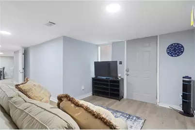 537 W Lake Avenue NW, Atlanta, GA 30318 - Photo 19