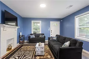 537 W Lake Ave NW, Atlanta, GA 30318 - Photo 3