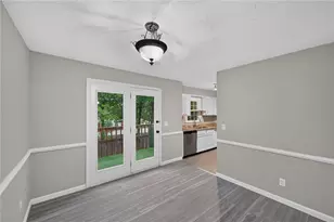226 High Creek Dr, Roswell, GA 30076 - Photo 19