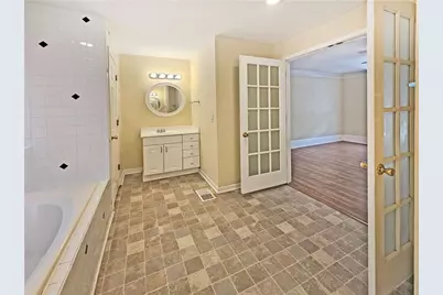 1653 Wildwood Road, Marietta, GA 30062 - Photo 37