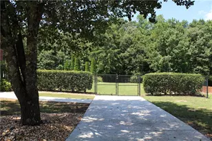 628 Wellington Dr, Winder, GA 30680 - Photo 7