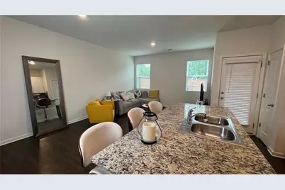 5717 Union Pointe Drive, Union City, GA 30291 - Photo 7