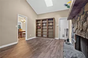 9640 Pine Thicket Way, Roswell, GA 30075 - Photo 11