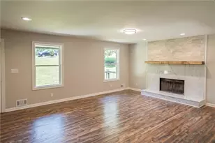 323 Hill Crest Cir, Woodstock, GA 30188 - Photo 9