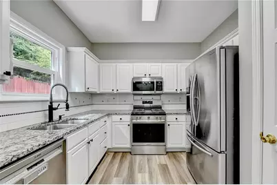 1485 Brookdale Drive, Buford, GA 30518 - Photo 13