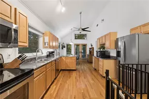 2302 Briarwood Hills Dr NE, Atlanta, GA 30319 - Photo 11