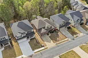 423 Crestmont Ln, Canton, GA 30114 - Photo 5