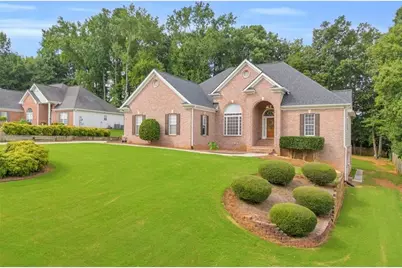 1390 Beringer Drive, Hoschton, GA 30548 - Photo 7