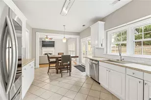 2398 Lake Villas Ct, Duluth, GA 30097 - Photo 9